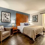 818 Hotel + Pool, an Ascend Hotel Collection Member