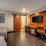 818 Hotel + Pool, Ascend Hotel Collection By Choice